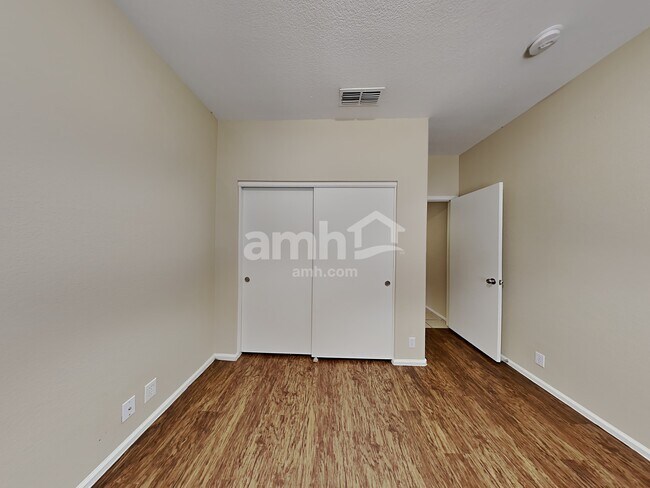 Building Photo - 8746 W Cherry Hills Dr