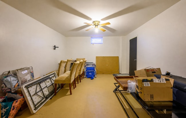 Building Photo - Renovated 4BR Ranch on Private 1.57 Acres