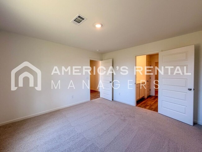 Building Photo - Coming Soon! Available to View NOW! DEPOSIT PENDING!