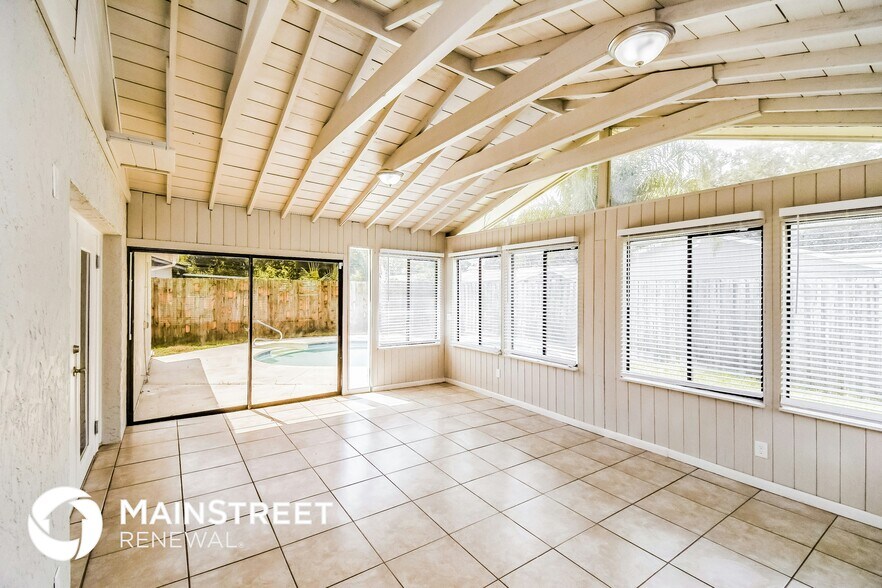 Building Photo - 576 Charles Carroll St