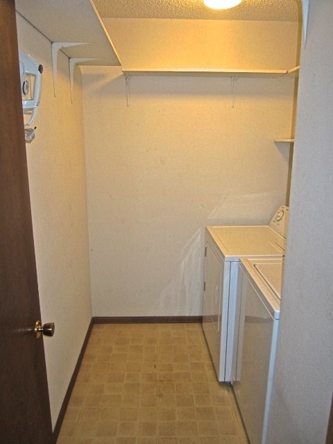 Building Photo - 2643 Grapewood Ln