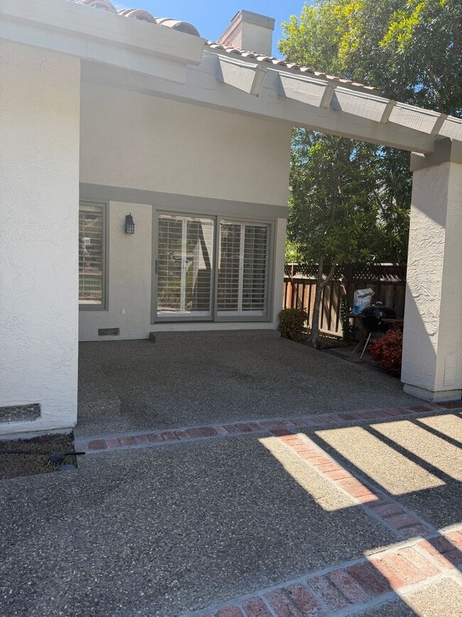 Building Photo - 742 Liquidamber Pl