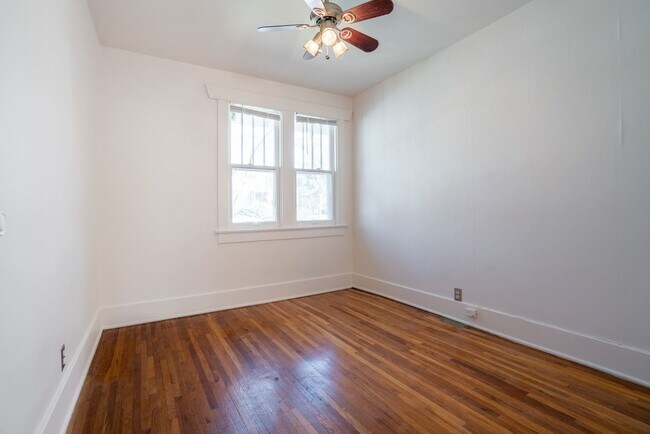 Building Photo - 4336 E Batavia Pl