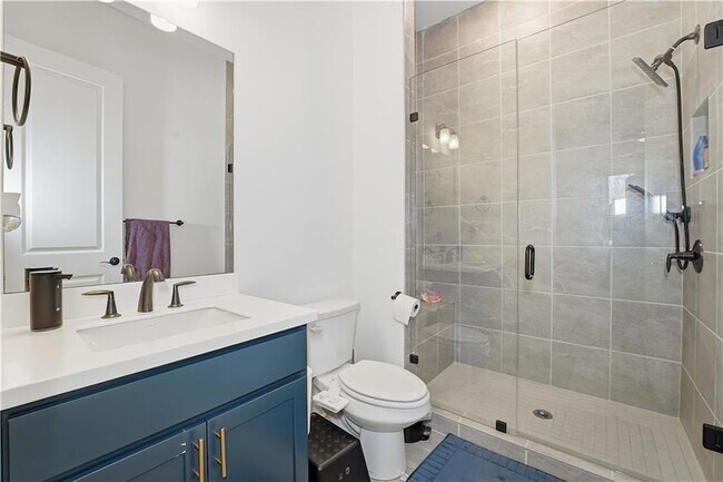 Building Photo - 415 Oakleigh Ave