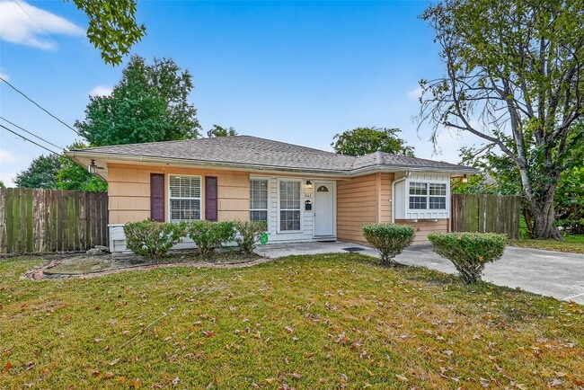 Building Photo - 1111 Choate Cir