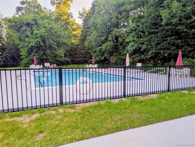 Building Photo - 3 Cedar Hill Dr