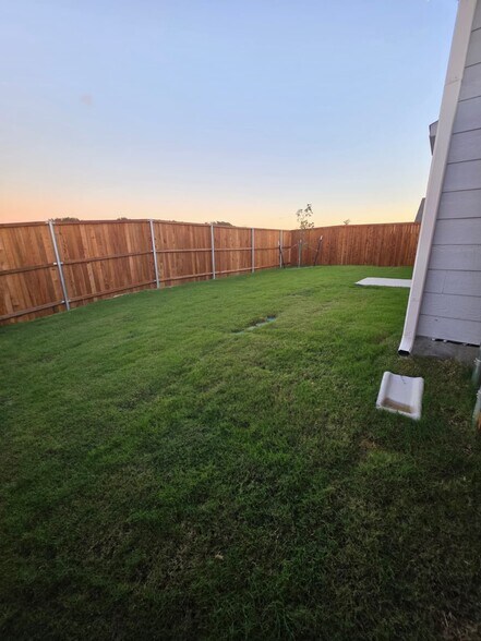 Building Photo - 3040 Burmese St