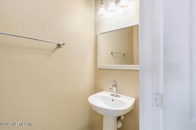 Building Photo - 3670 Casitas Dr