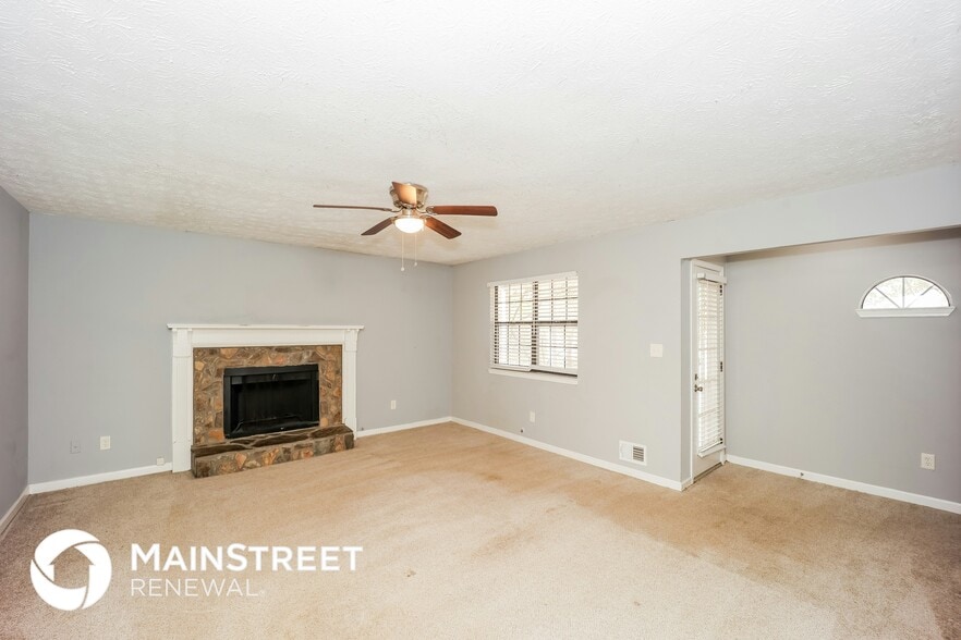 Building Photo - 140 Paces Way