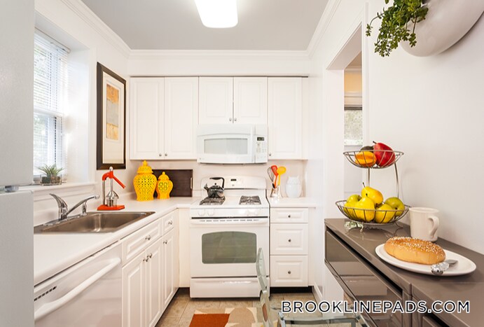 Building Photo - 176 Thornton Rd