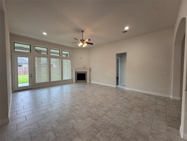 Building Photo - 10323 Granite Ct