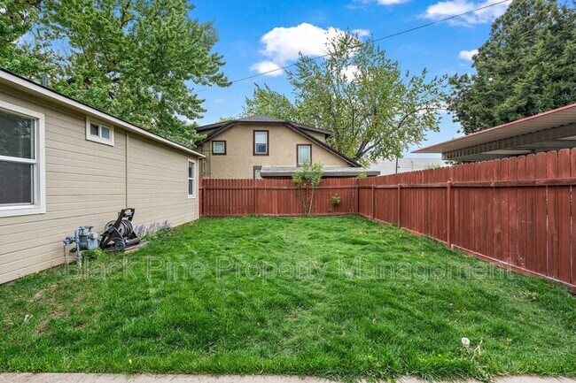 Building Photo - 4820 W.Franklin St.