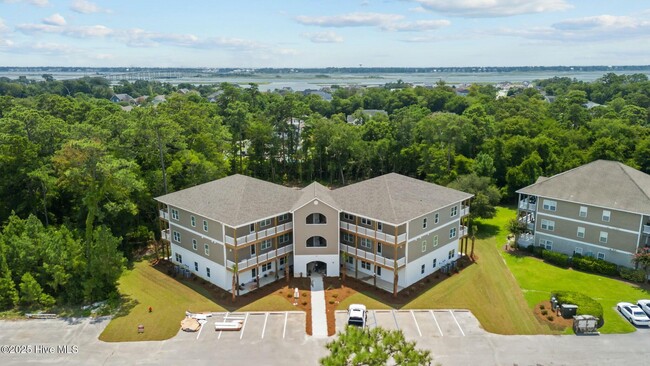Building Photo - 400 Lighthouse Ln