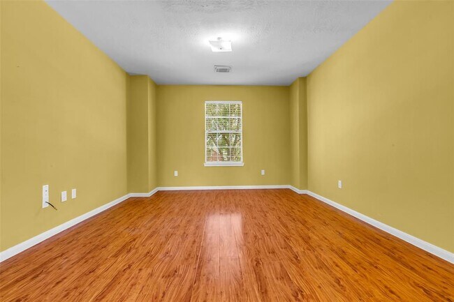 Building Photo - 16343 Mellow Oaks Ln