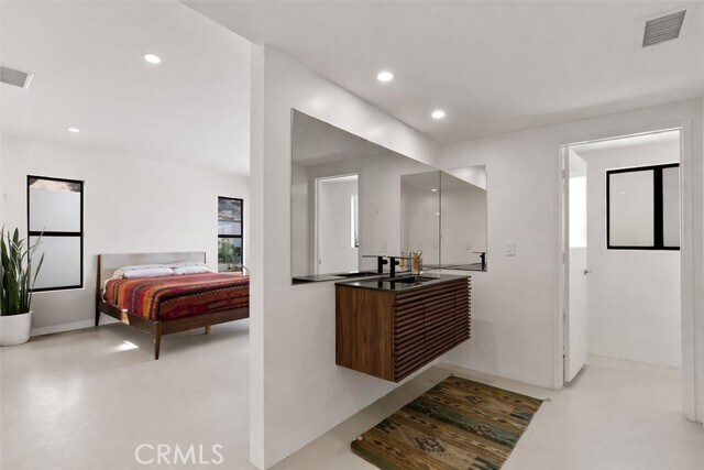 Building Photo - 53744 Ridge Rd