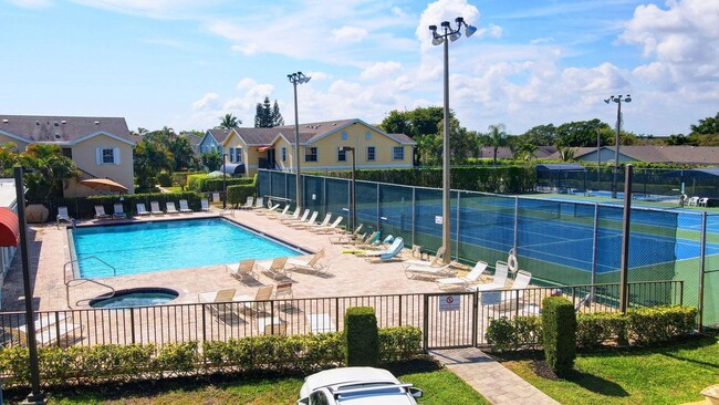 Building Photo - 621 Waterside Dr