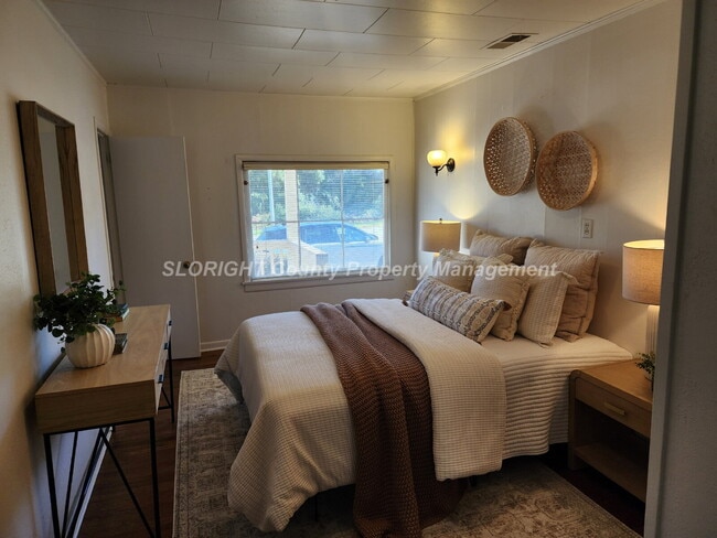 Building Photo - AVAILABLE MAY - Charming Old-Town SLO Home - 1 Bed / 1 Bath w/ BONUS ROOM