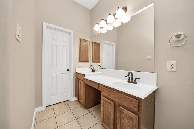 Building Photo - 5623 Maverick Bend Lane