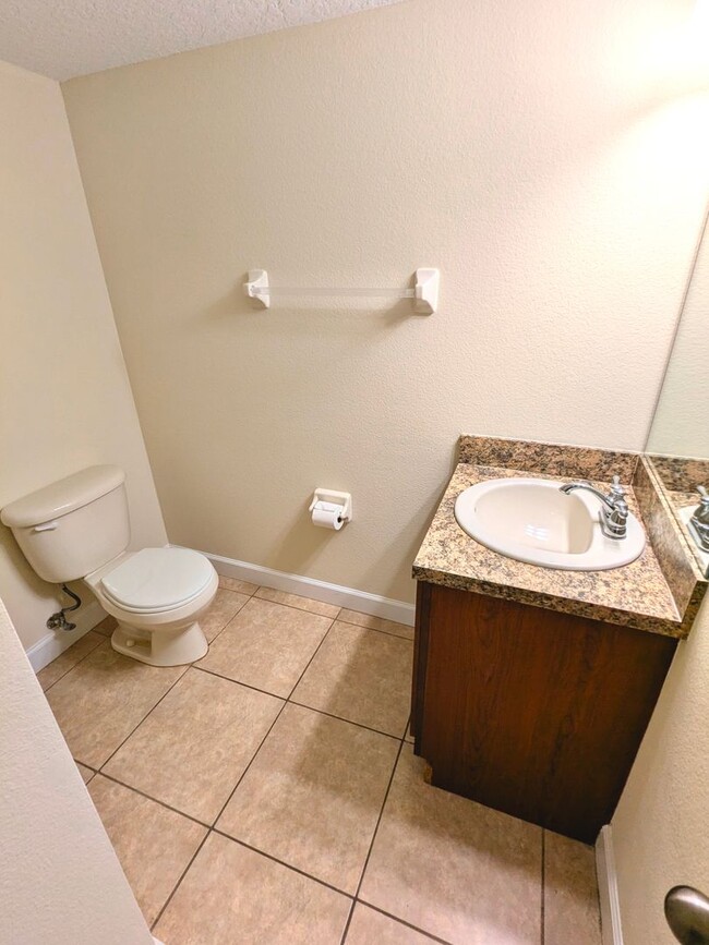 Building Photo - 4 Bedroom Port Orange, Coquina Cove - Town...