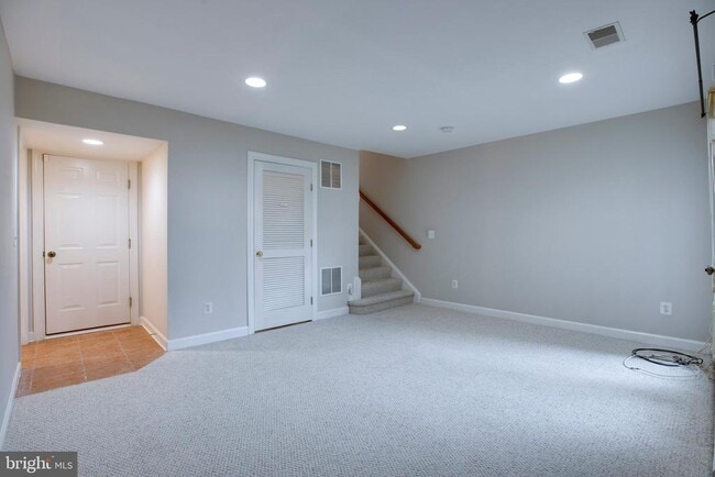 Building Photo - 12691 Heron Ridge Dr