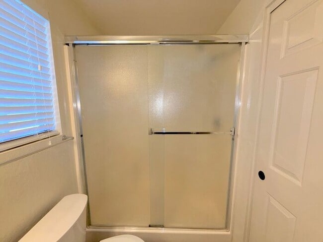 Building Photo - NW Reno Single Story House - 2 Car Garage/Fully Landscaped Yard