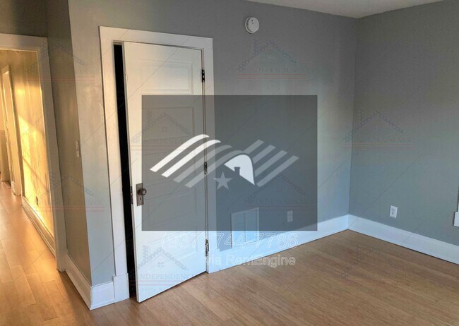 Building Photo - 419 Alberta St