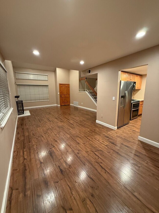 Building Photo - 290 Riverwood Cir