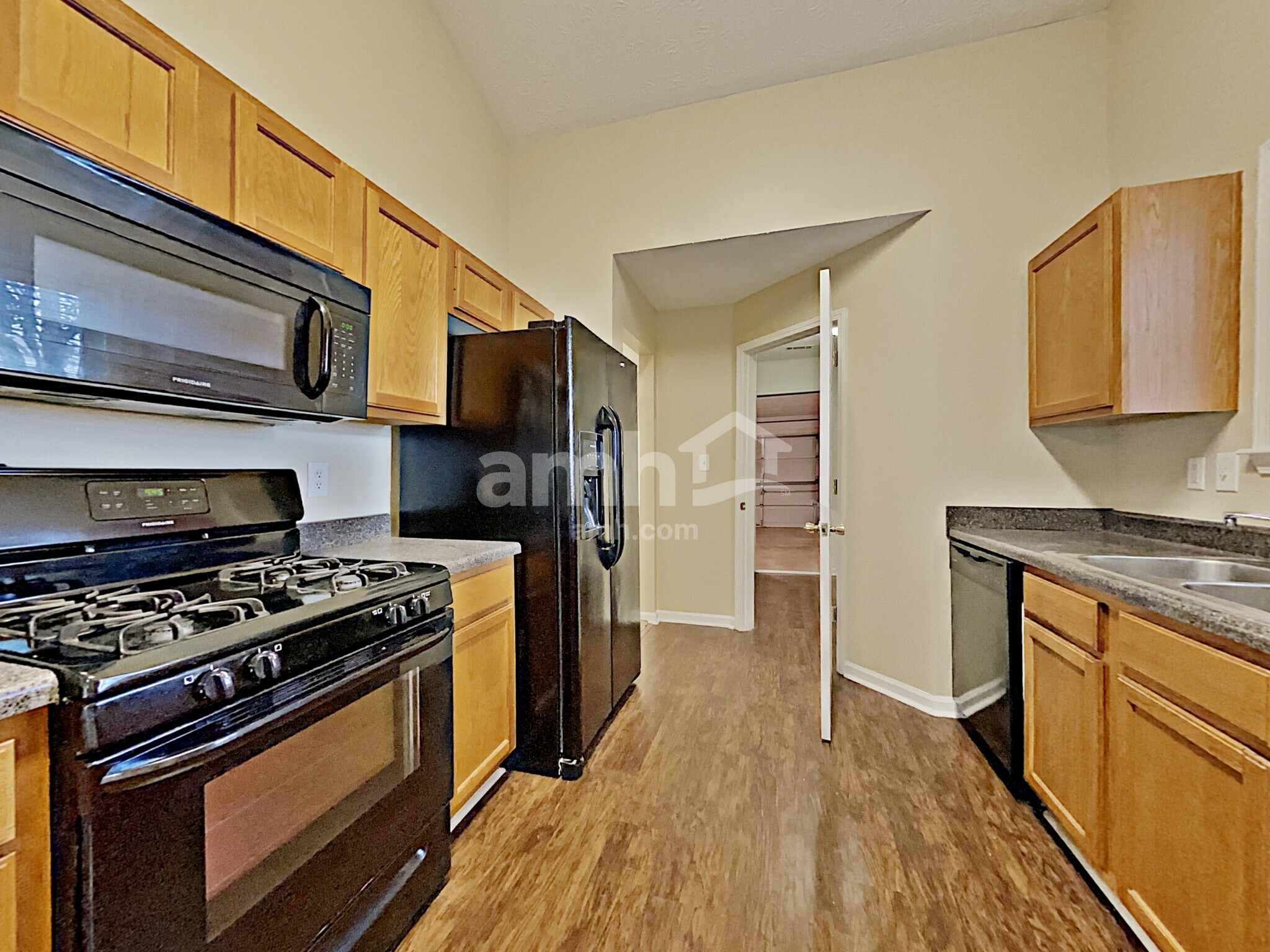 Building Photo - 451 Bellingham Dr