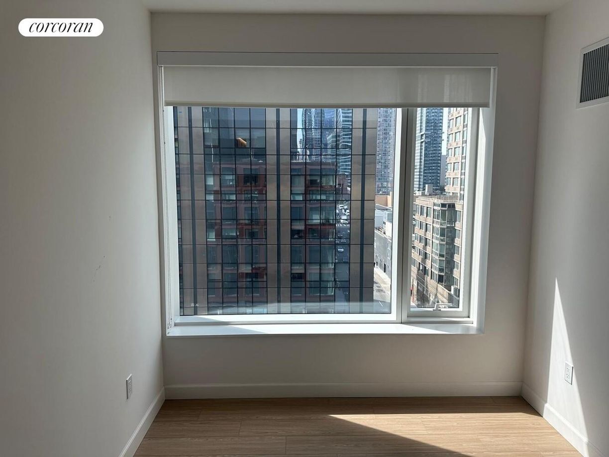 Building Photo - 550 Tenth Avenue 714