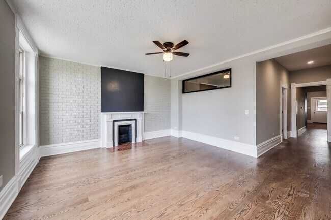 Building Photo - 1429 W. Grand(AKA 1117 Hoyne)