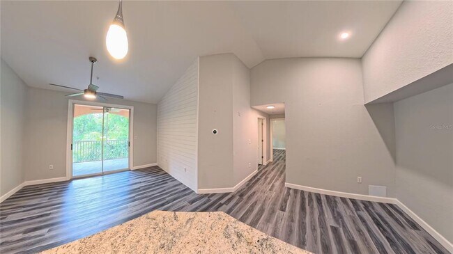 Building Photo - 4102 Central Sarasota Pkwy