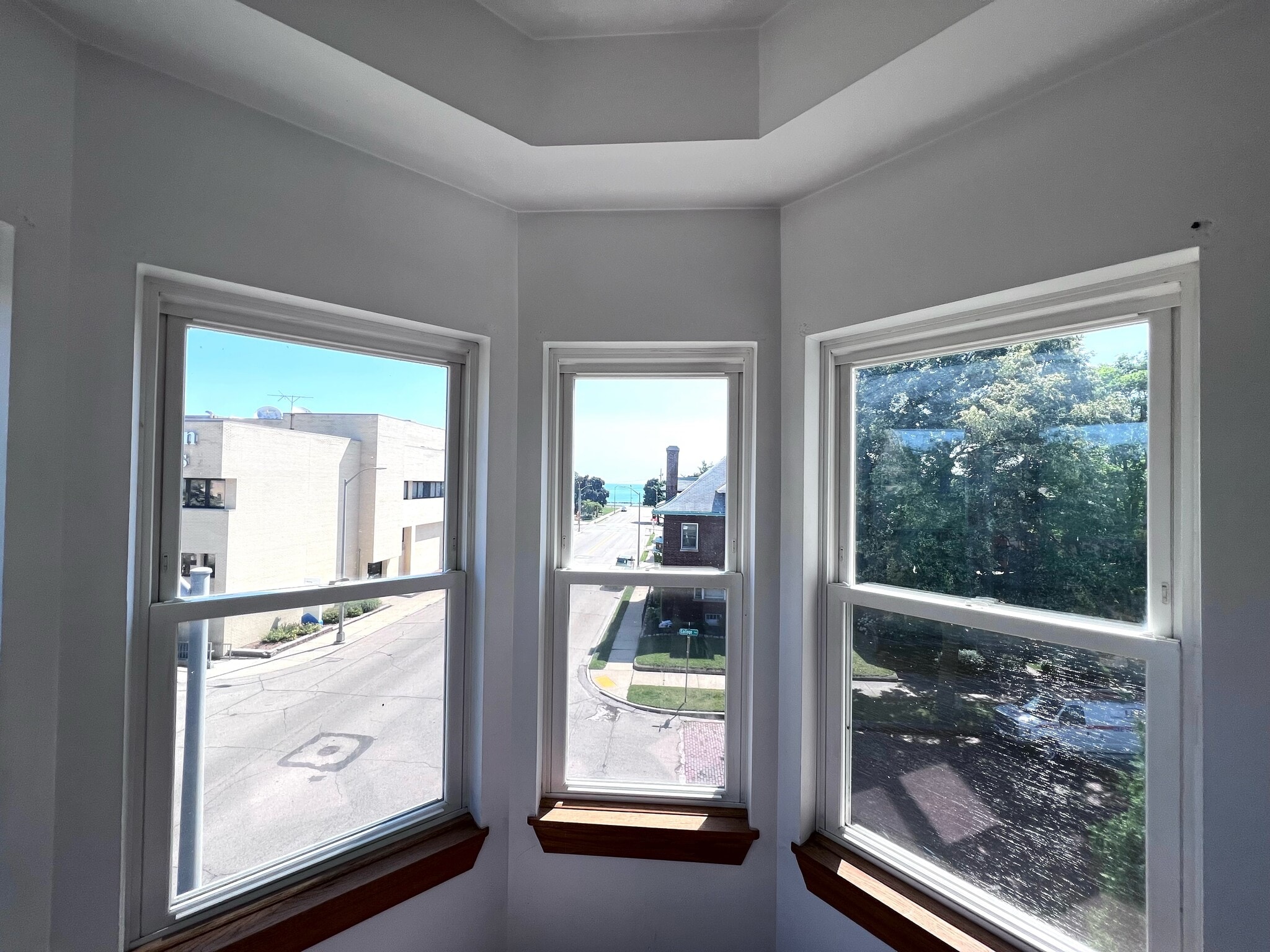 Lake views - 1400 College Ave