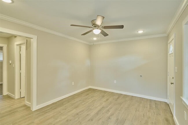 Building Photo - 309 S Magnolia St