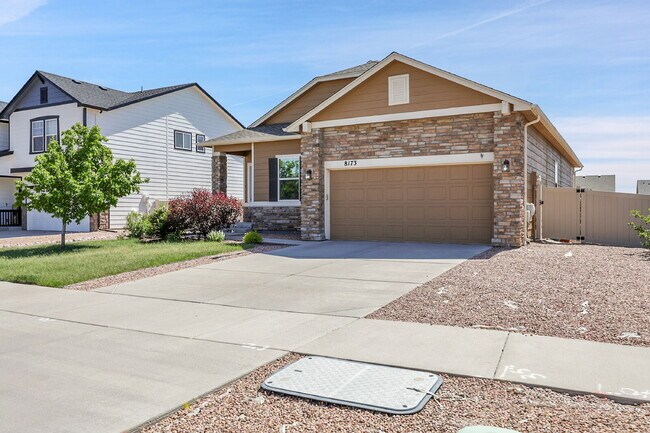 Building Photo - $2,940.95, $300.00 off the first month's rent, 6 Bedrooms, 3 Bathrooms, Single Family Home in Col...