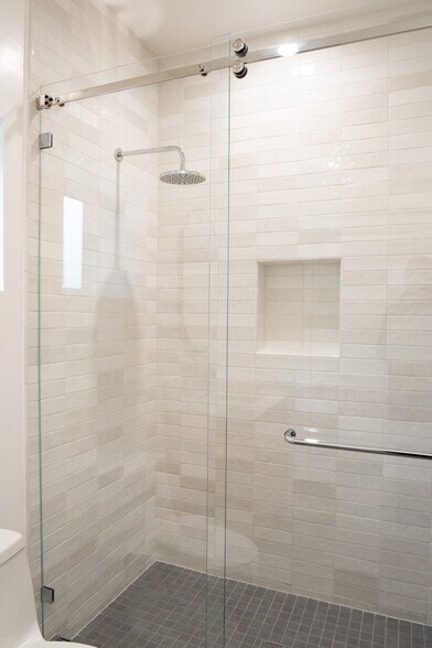 Building Photo - 4124 W Ave 42