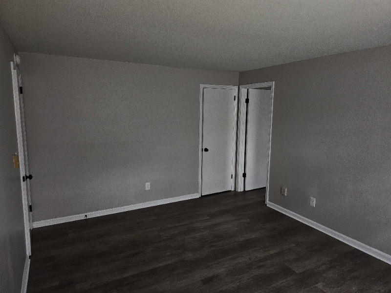 Building Photo - 5856 Highview Dr