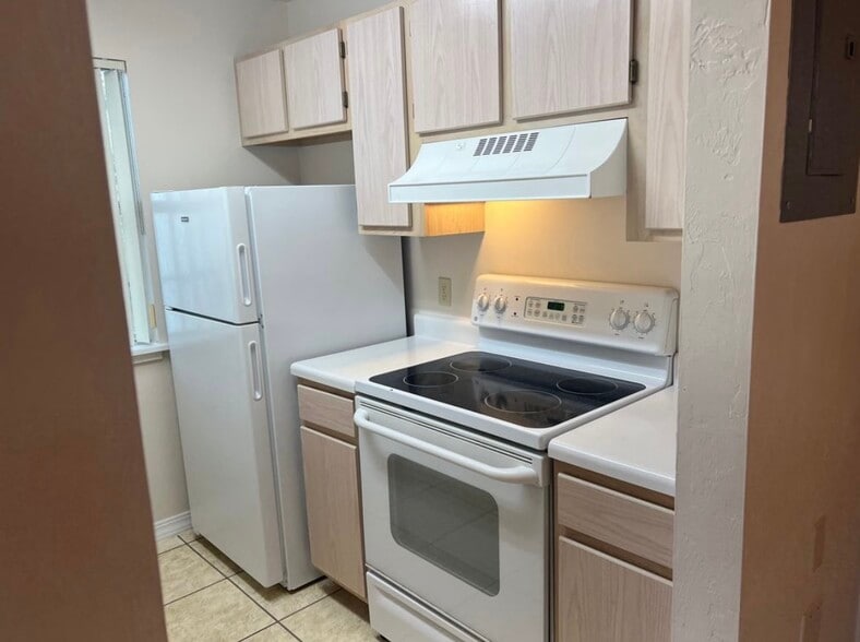 Building Photo - 2360 SW Archer Rd