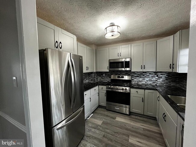 Building Photo - 321 Tudor Dr