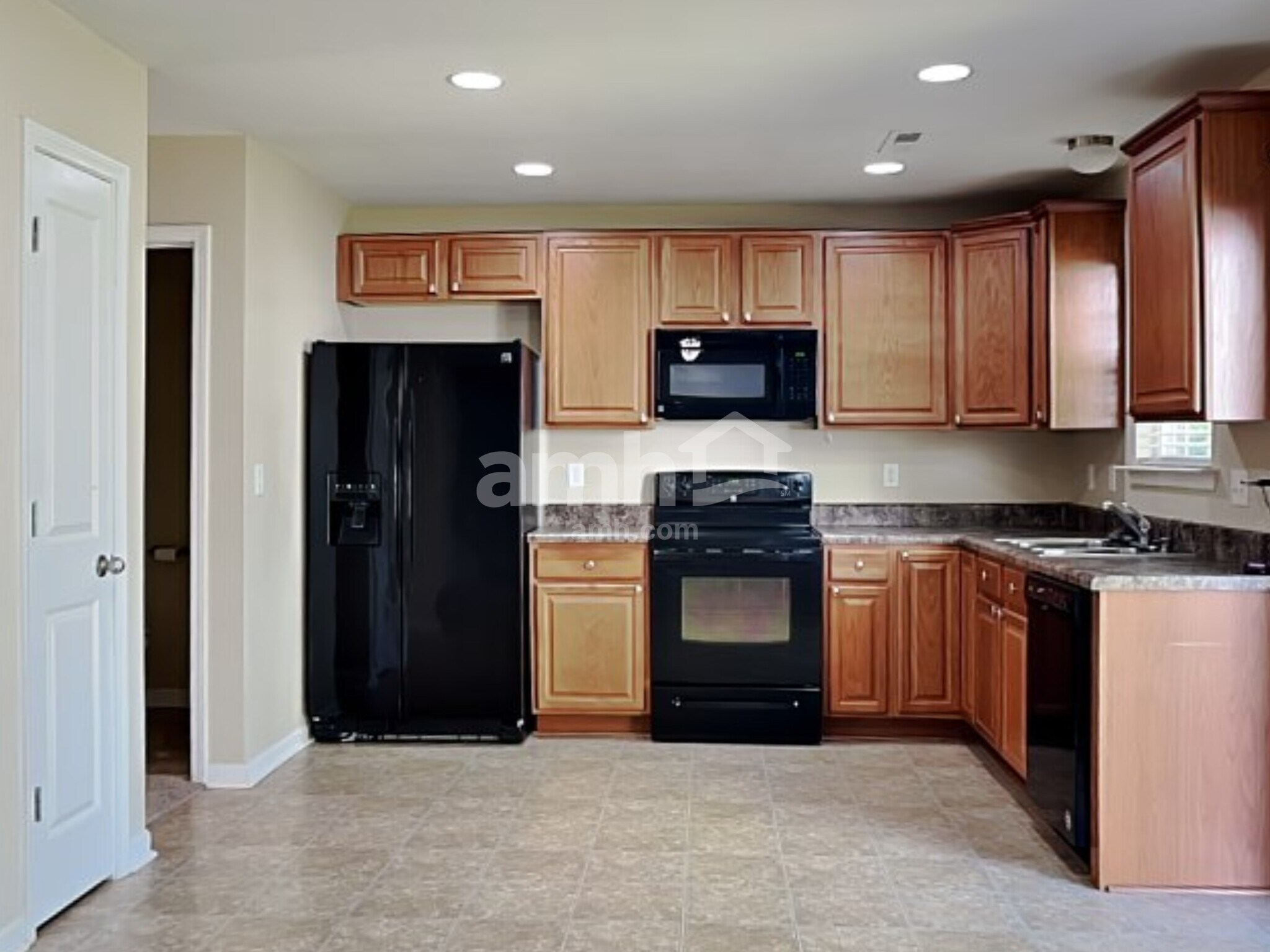 Building Photo - 129 Midwood Rd