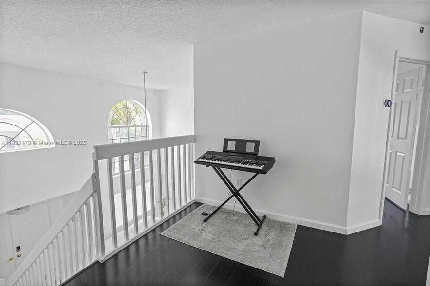 Building Photo - 1421 NW 129th Ave