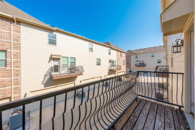 Building Photo - 2500 Rockbrook Dr