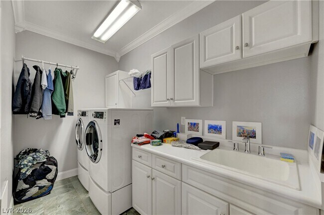 Building Photo - 2050 W Warm Springs Rd