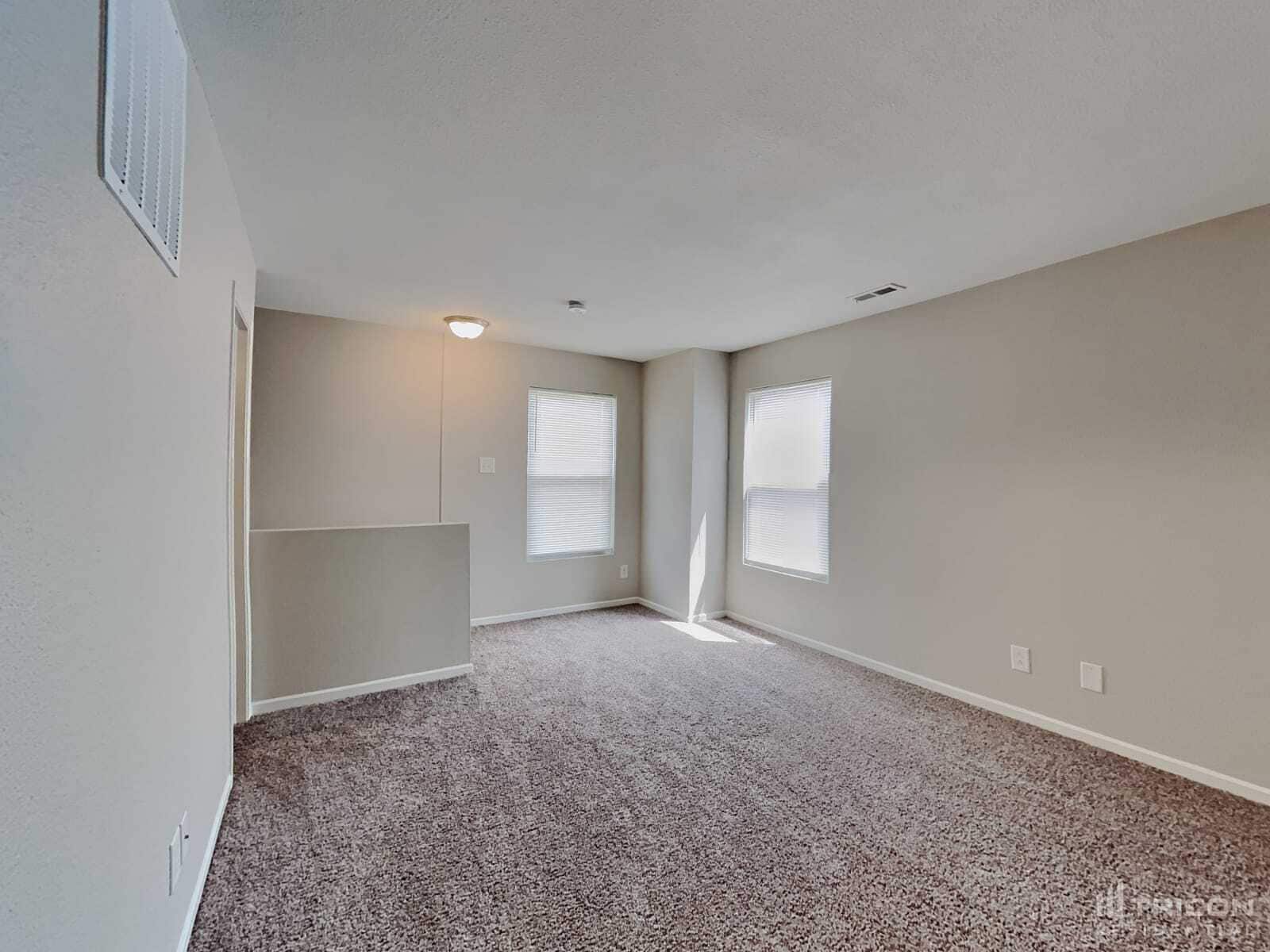 Building Photo - 11239 N Sashing Way