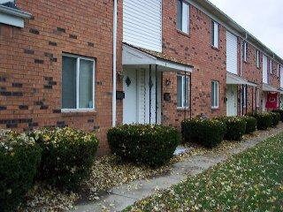 Building Photo - 950 S Byrne Rd