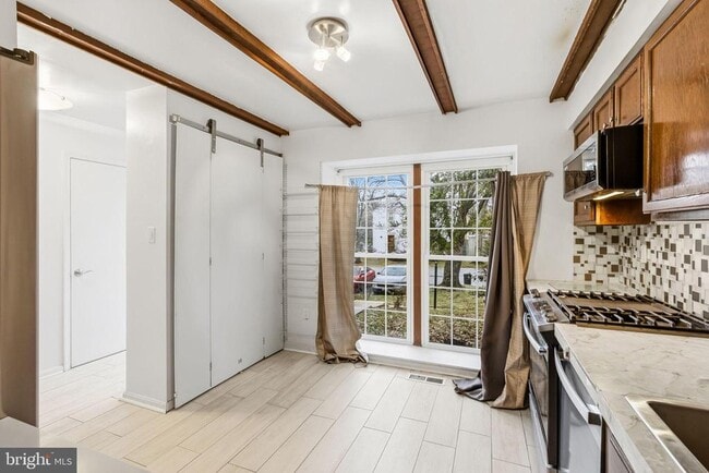 Building Photo - 11072 Berrypick Ln