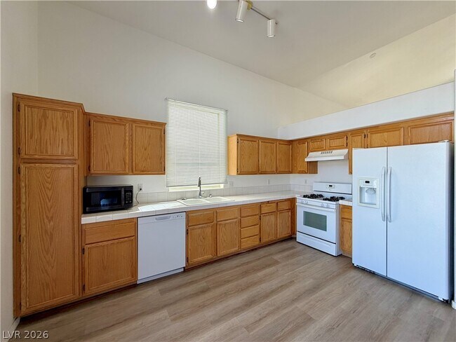 Building Photo - 846 Zinnia Cir