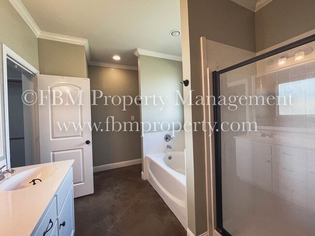 Building Photo - 307 Centennial Ave