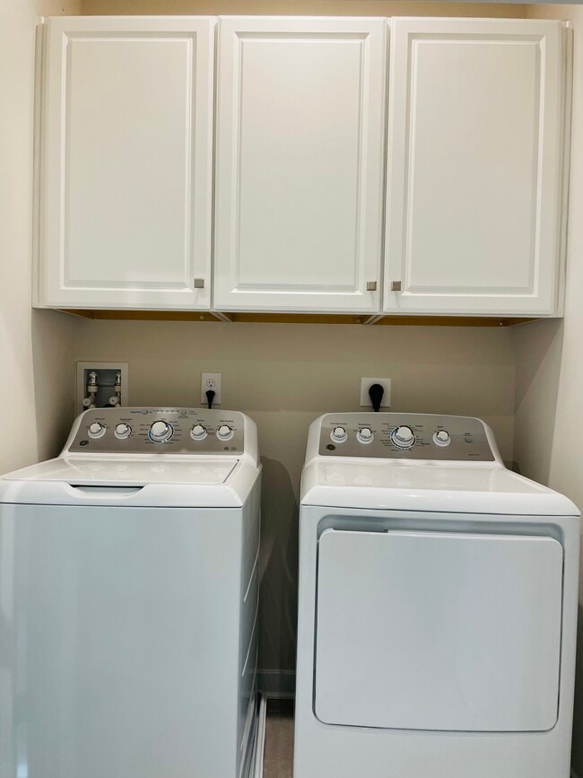 Building Photo - 507 Scarlet Maple Pl