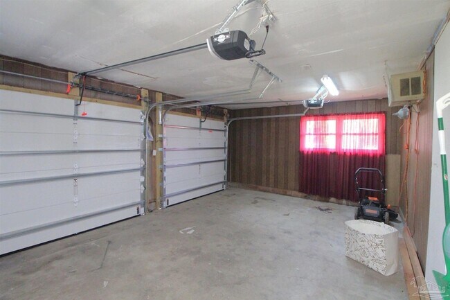 Building Photo - 6500 Antietam Dr