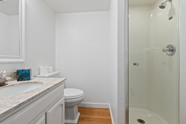 Building Photo - 4Bd/3Ba Seattle House